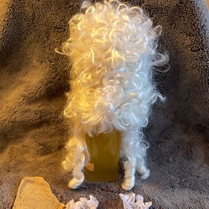 Halloween Marie Antoinette wig, lace gloves and wig cap.